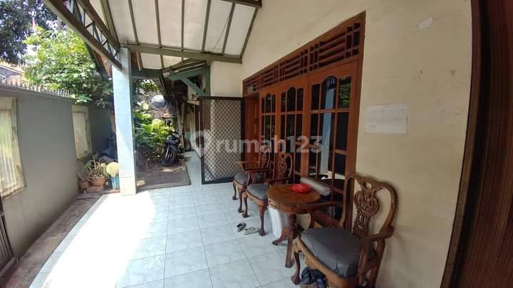 Rumah nyaman dekat senayan dan pondok indah  2