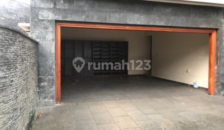 Luxury house with swimming pool in Bukit Gading villa. 2