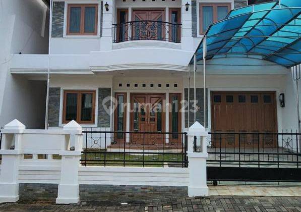 Rumah 2 lantai plus furnished di kompleks elit kelapa gading 1