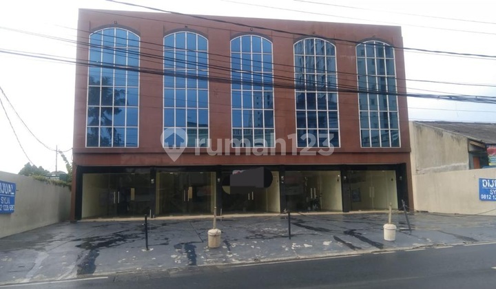 Ruko 3,5 Lantai Akses Rame Cocok Kantor dan Usaha