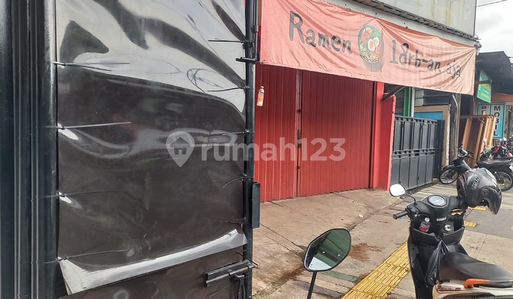 Roadside Shophouse Ready for Business in Pondok Bambu 2