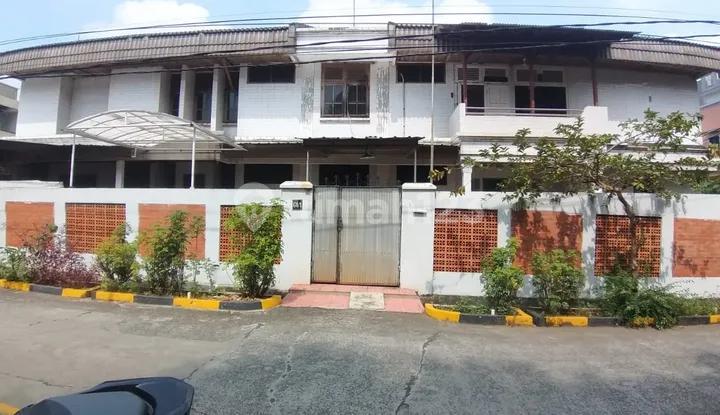 Rumah Lama Hitung Tanah Dekat Gbk dan Gedung Dpr 2