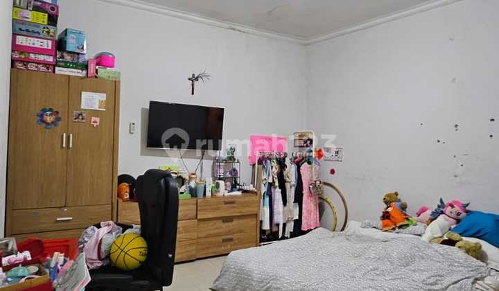 Rumah Bagus 2 Lantai Di Kompleks Elit Siap Huni