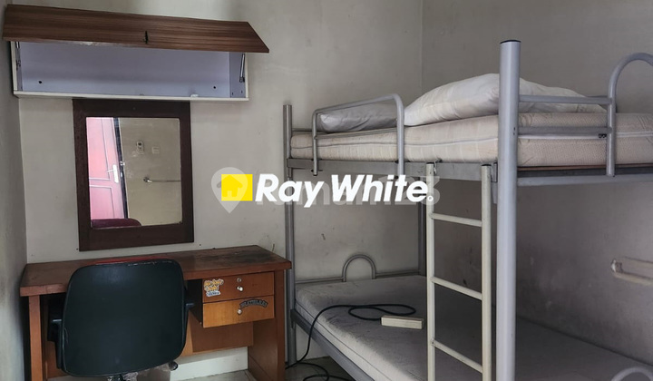 For sale, nice boarding house with 20 rooms, strategic location, flood-free in Kebon Jeruk, West Jakarta. 2