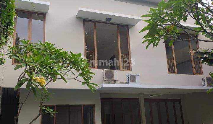 Disewakan rumah Townhouse di Kemang Jakarta Selatan  1