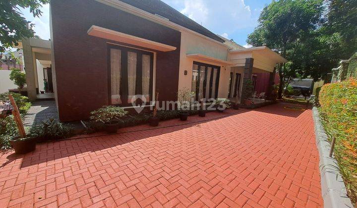 Dijual rumah ada kolam renang di kebayoran baru 1