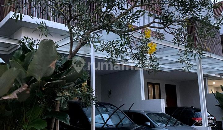 Dijual murah rumah di Townhouse pejaten Jakarta Selatan 