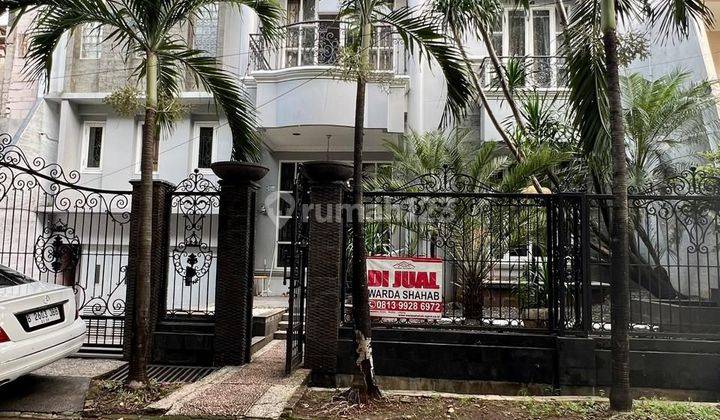 Dijual murah rumah mewah dikawasan Cibubur jakarta timur 1