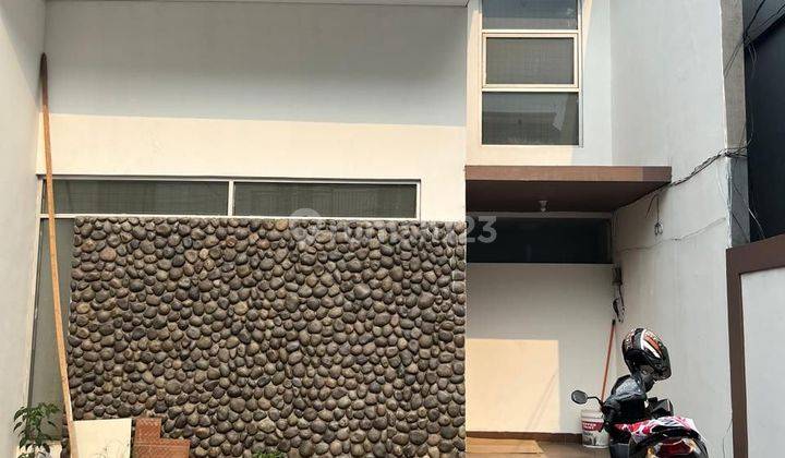 Dijual cepat rumah 3 lantai di pasar miinggu 1