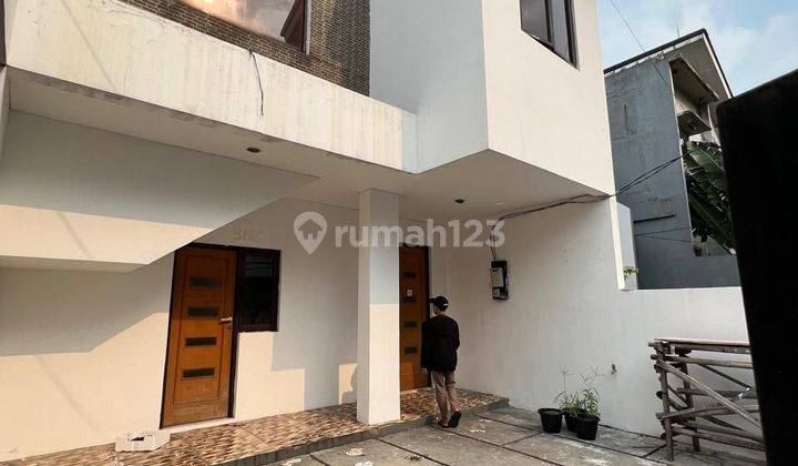 Dijual rumah di dalam  Pasar minggu  1