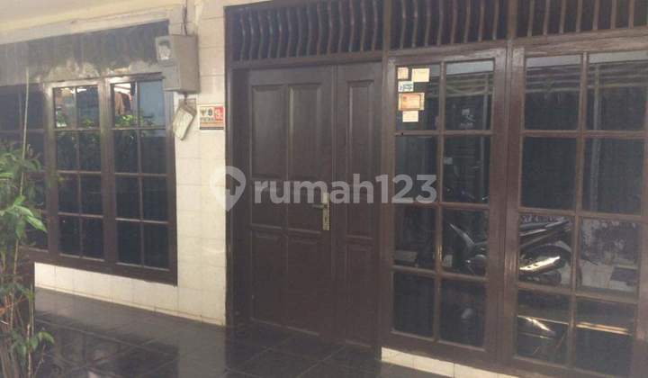 For Quick Sale: House In Mangga Besar Ragunan, South Jakarta For Quick Sale: House In Mangga Besar Ragunan, South Jakarta