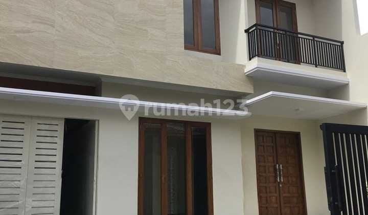 Disewakan Rumah Dalam Komplek Di Pejaten Jakarta Selatan