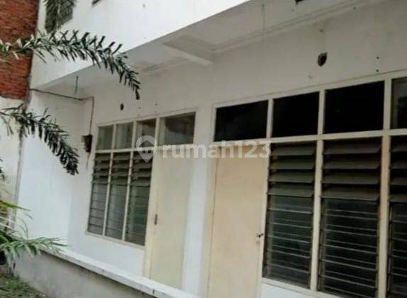 Rumah Strategis lokasi Pinggir Jalan di Jl. Tembok Dukuh 70, Surabaya 1
