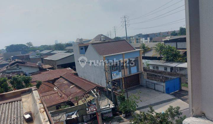 di Ruko 3,5 Lantai Di Jln Holis Raya, Bandung 2