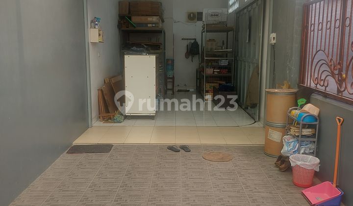 Rumah Di Jl. Taman Holis Indah 2, Cigondewah 2