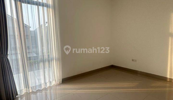 Rumah Pik 2 Disewa Ukuran 8x15 2 Lantai Semi Furnish Bagus  2