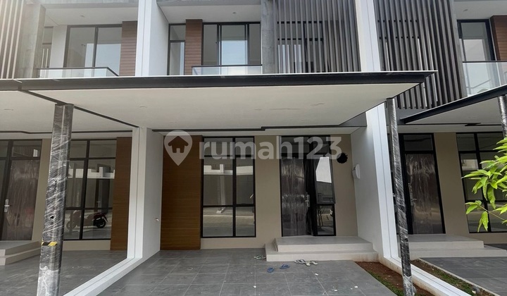 BRAND NEW FOR QUICK SALE, YELLOW HOUSE IN KUNINGAN VILLAGE PIK 2, SIZE 6X15, MOVE-IN READY.