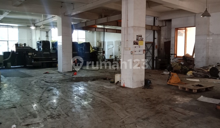 Ruko Gandeng 3 Strategis 4½ Lantai Bendungan Hilir Jakarta Pusat 2