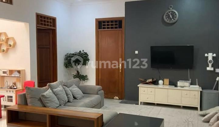 For Sale Luxurious Comfortable House in Batununggal 2