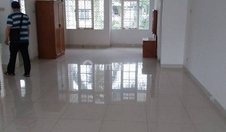 For Rent Rumah di Lingkungan Tenang Nyaman di Setrasari 1