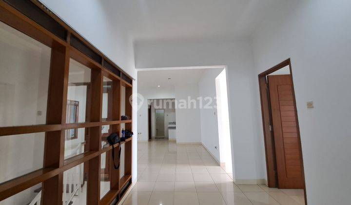 For Rent Rumah Modern di Setra Duta Cipaganti 2