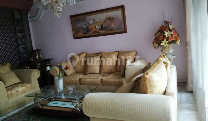 For Sale Rumah Mewah Lama di Mainroad Moch Toha