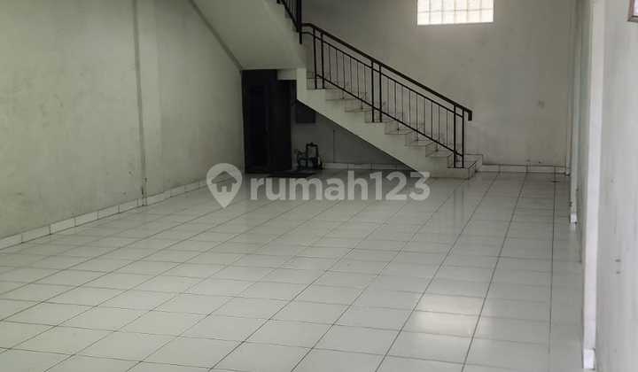 Ruko Disewa 3,5 Lantai di Mainroad Mekar Wangi