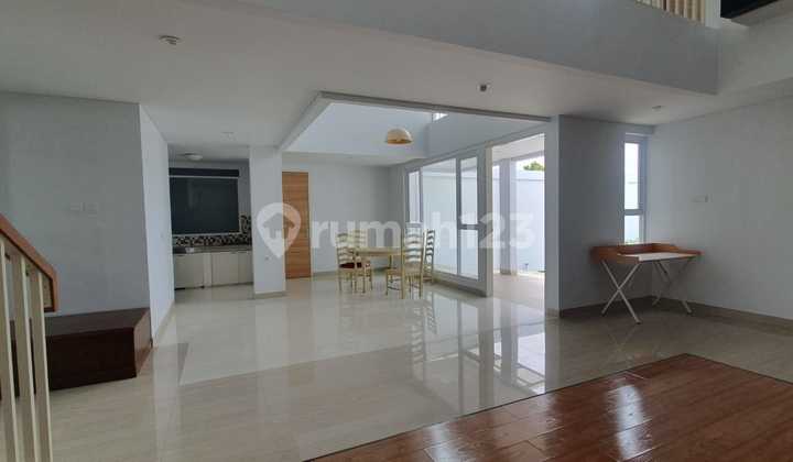 Dijual Rumah Tinggal 2 Lantai Modern Cantik Di Budi Indah Regency