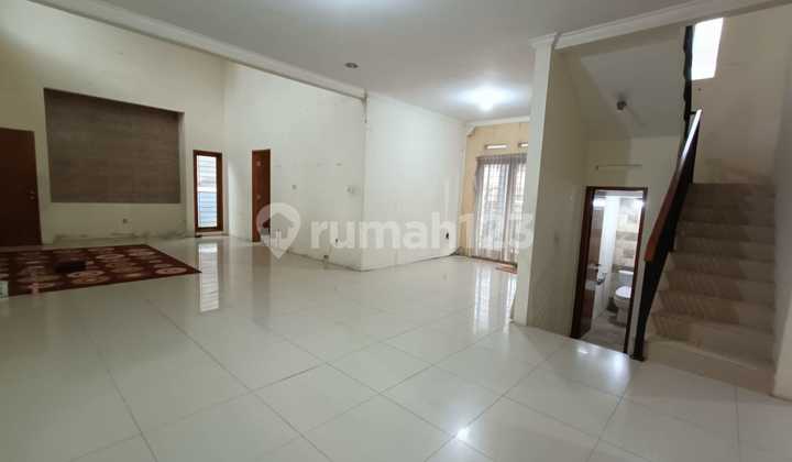 Dijual Rumah Cantik 2 Lantai Ada Paviliun di Sayap Turangga Dijual Rumah Cantik 2 Lantai Ada Paviliun di Sayap Turangga