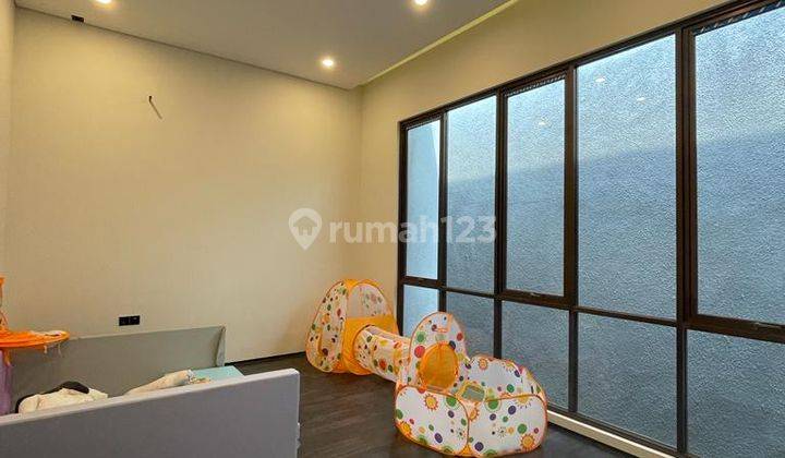 Disewakan Rumah Baru Cantik Semi Furnish Nyaman di Batununggal 1