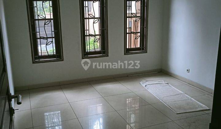 Dijual Rumah Tinggal Besar Nyaman Siap Huni di Batununggal 2