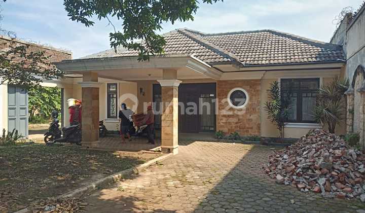 Dijual Sewa Rumah Lahan Luas Siap Huni di Sayap Rajawali