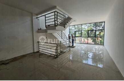Dijual Sewa Ruko 4 Lantai Luas Strategis di Mainroad Cihampelas 2