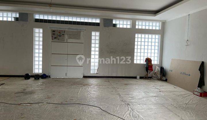 Disewakan Rumah Luas 2 Lantai Cocock Untuk Resto di Sayap Kosambi 2