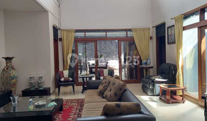 Dijual Rumah Cantik Minimalis Furnish 2 Lantai di Taman Sakura