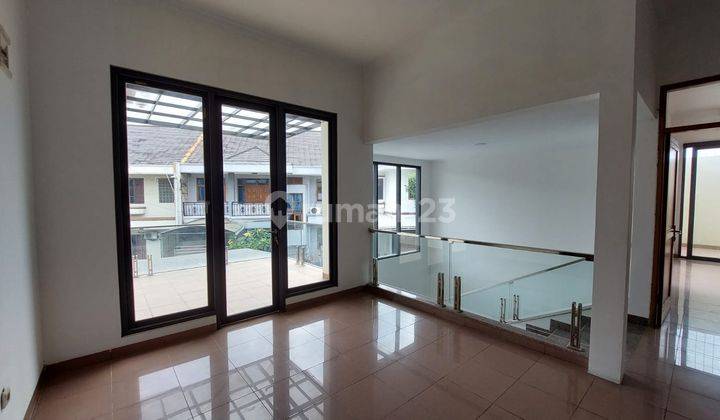 Dijual Rumah Lux Mewah 2 Lantai Terawat di Taman Sakura Indah 1