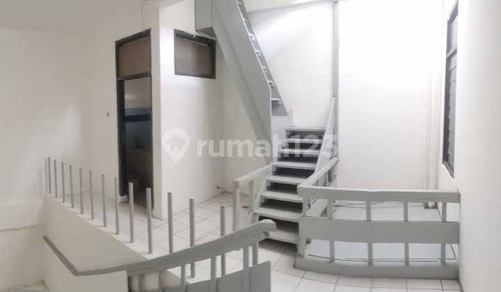 For Rent: 4-Story Strategic Shop House in Bustling Ahmad Yani For Rent: 4-Story Strategic Shop House in Bustling Ahmad Yani