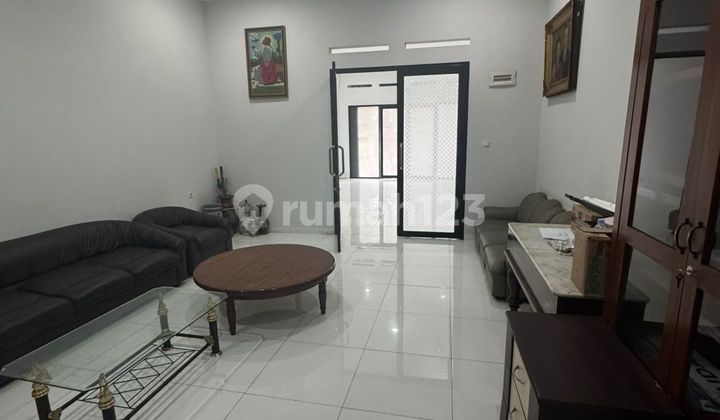 Disewakan Ruko Bagus Siap Pakai Strategis Mainroad Gatot Subroto