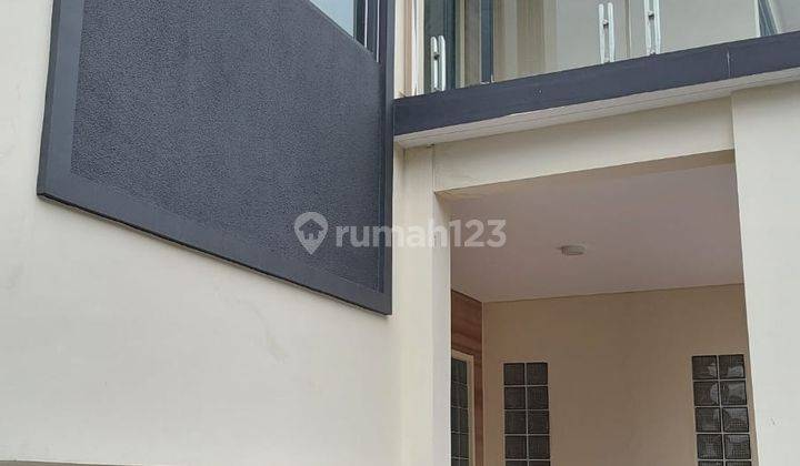 Dijual Rumah Lux Mewah 2 Lantai Terawat di Taman Sakura Indah 2