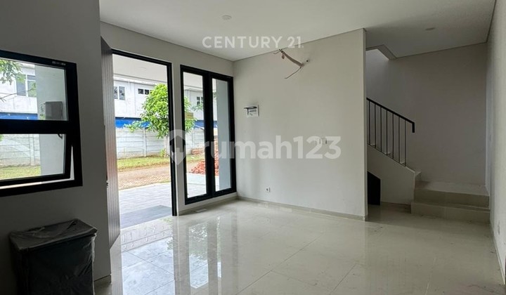 Modern Ready-to-Live New House in Kebayoran Bintaro Cluster SC16191
