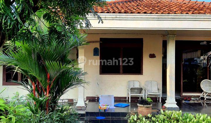 Rumah Tua Murah Akses 2 Mobil di Duren Sawit, Jakarta Timur 1