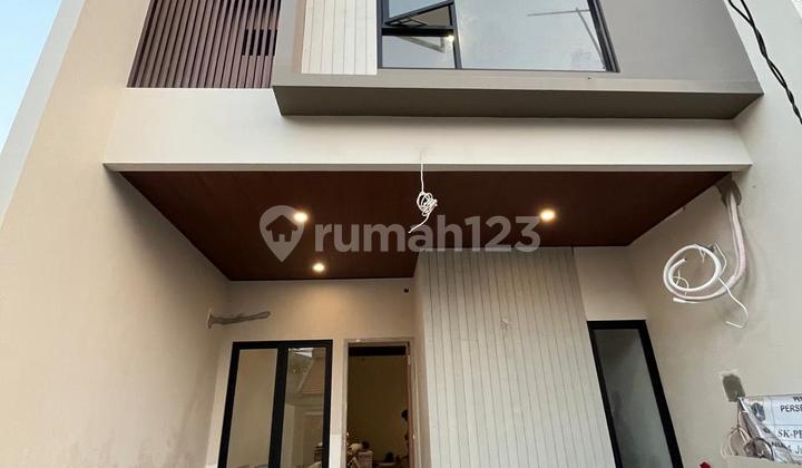 Rumah Bagus SHM Siap Huni Bebas Banjir di Rawamangun, Jakarta Timur