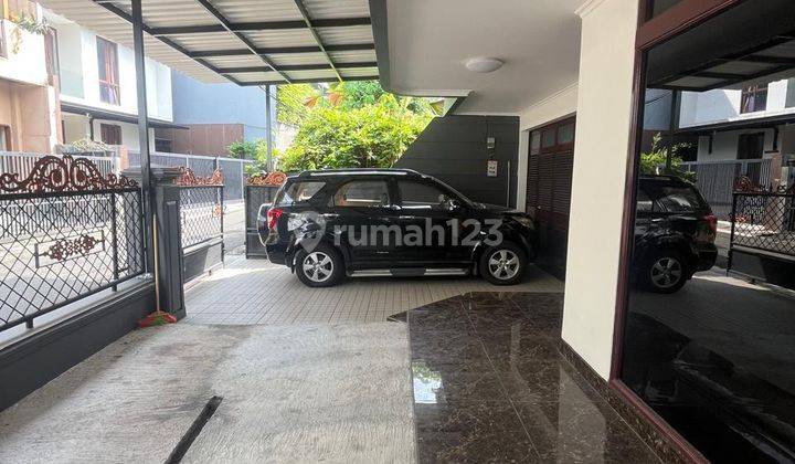 Disewakan Rumah Siap Huni Area Premium Dekat Ke Scbd  2