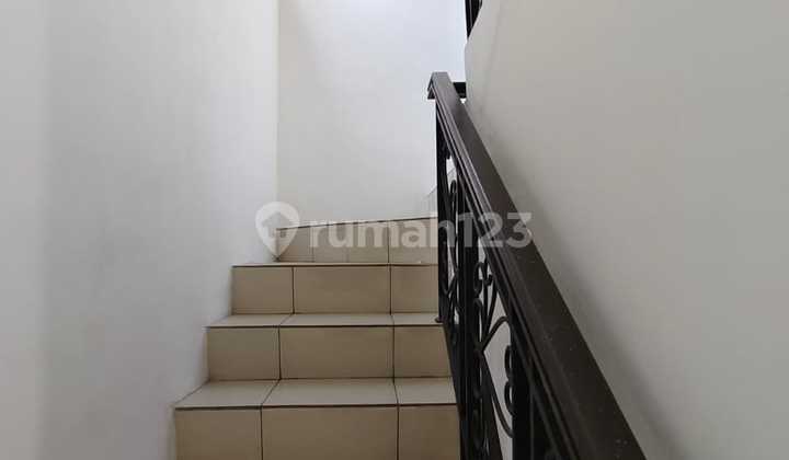 Disewakan Rumah Di Cluster Lavender Gading Serpong 2