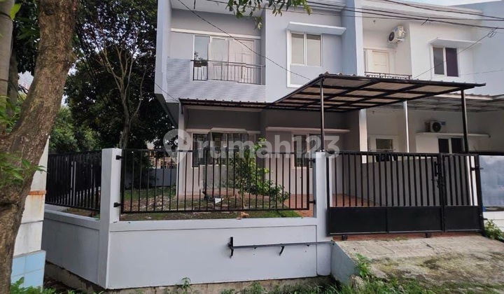 For Sale Neat &amp; Ready-to-Occupy House, Hook Position in Catalina Gading Serpong