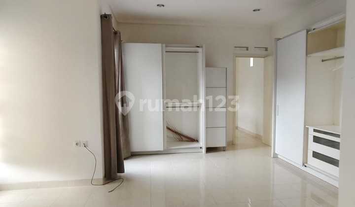 Rumah Rapi dan Siap Huni di Cluster Canary Gading Serpong Rumah Rapi dan Siap Huni di Cluster Canary Gading Serpong