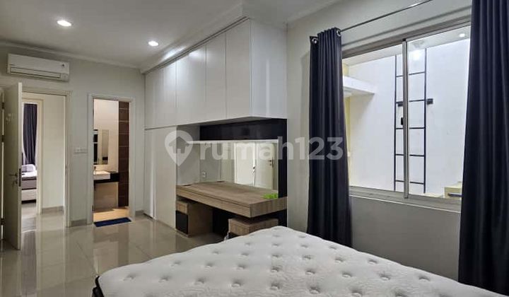Ready-to-Occupy Hook House in Flaminggo Cluster, Gading Serpong 2