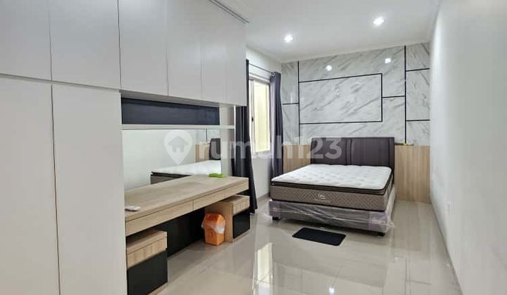 Ready-to-Occupy Hook House in Flaminggo Cluster, Gading Serpong
