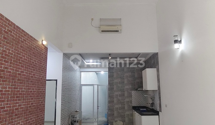 Neat and Ready-to-Occupy House in Sector 1B Gading Serpong 2