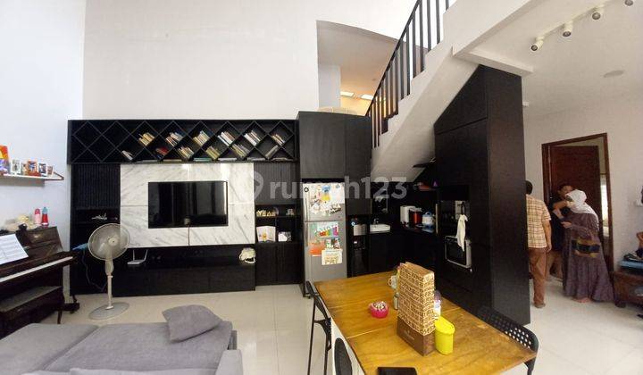 Rumah 2 Lantai Sudah Renovasi Semi Furnished di Bintaro Sektor 1 Jakarta Selatan, Jakarta Selatan 1